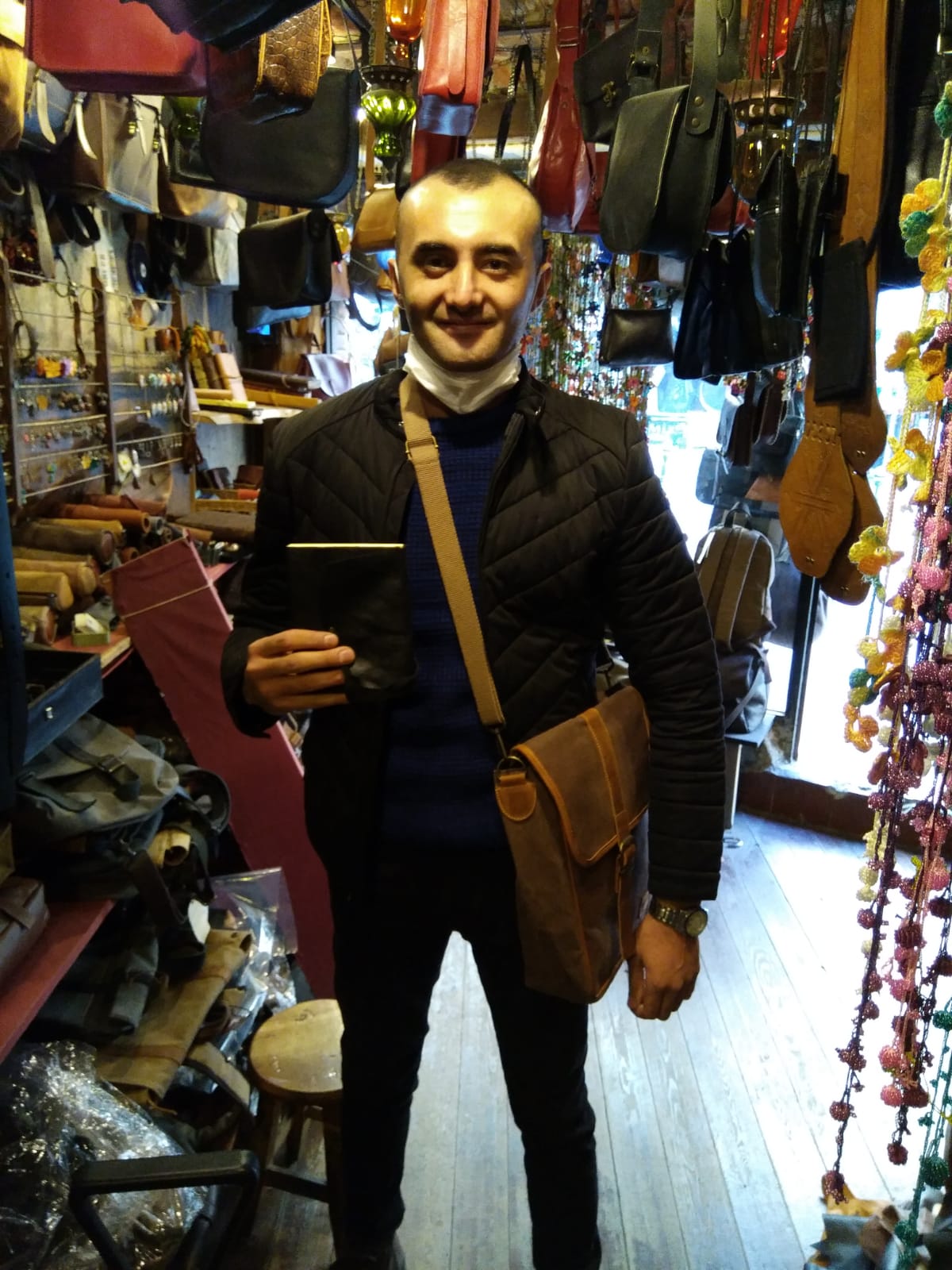 Mutlu-Musteriler-Canta-2021-1