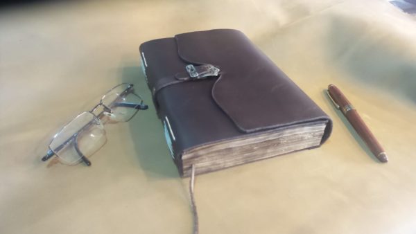 Gerçek Deri Kaplı Graft Kağıt Tokalı Defter