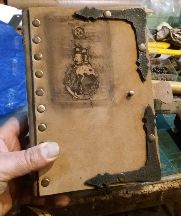 Metal Çerçeveli Gerçek Deri Defter - 2023
